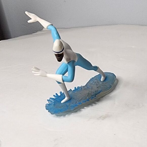 Disney / Pixar Incredibles 2 Frozone 2.5-Inch PVC Figurine - Picture 1 of 4